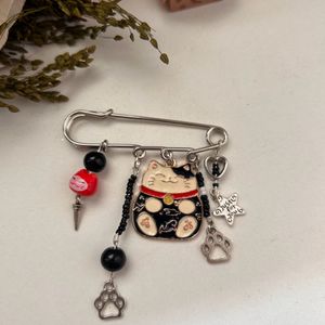 Lucky Cat Pin 🧷 🐈‍⬛