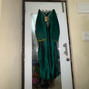 Bottle Green Kurta With Fancy Dupatta And Pants