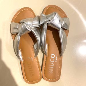 Bow Shaped Silver Flats