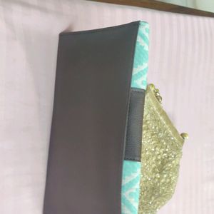 An Ikkat Ladies Wallet  With Multiple Pockets