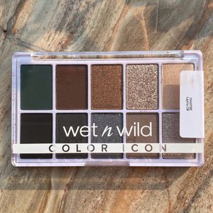 Wet N Wild Eyeshadow Palette In Lights Offf