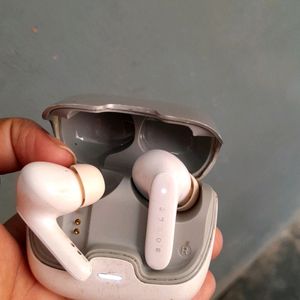 Boult Z40 Airbuds