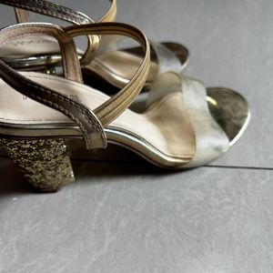 Mochi Women Gold Heels Sandal Size Euro 35(UK2)