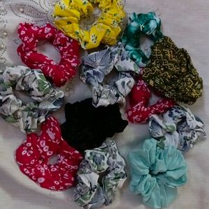 Scrunchies❤❤