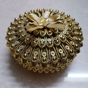 golden jewellery box