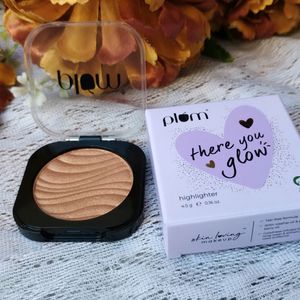 Plum Miracle Bronze Highlighter Highly Pigmented