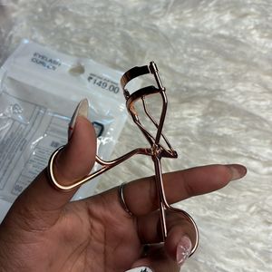 EYELASH CURLER 🎀