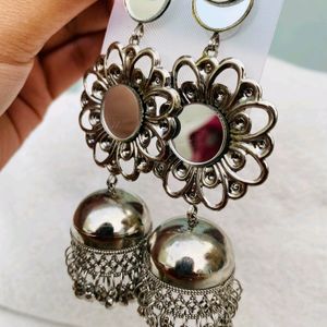 2 pairs Silver Earrings