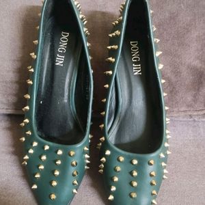 Studded Pump