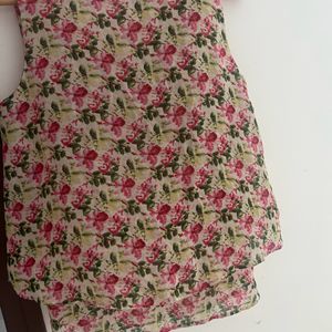 Beautiful Sleeveless Top (good Condition )