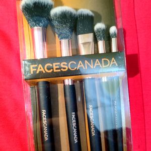 Faces Canada Brush Set