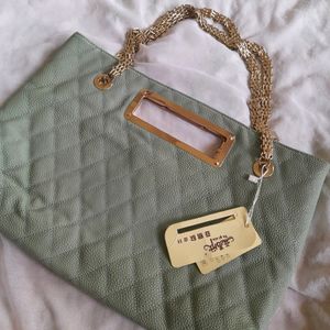Price Drop! VINTAGE GREEN BAG 🖤✨️