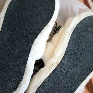 Women comfy faux fur slippers