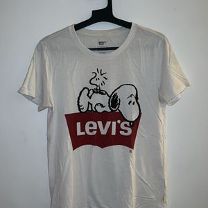 Levis Tshirt ft.Snoopy