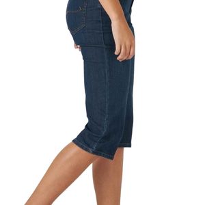 Women Relax Fit Capri Jeans