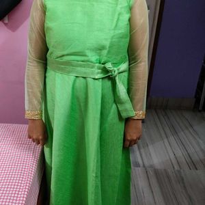 Green Long Dress With a Tie-Waist Belt