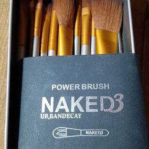 NAKED MAKEUP BRUSHES WITH ONE OVAL SHAPE 🖌️