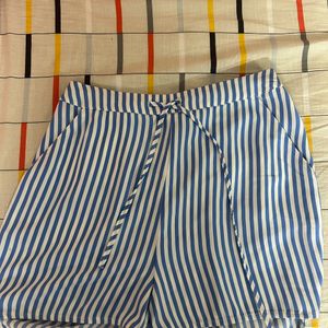 Blue&White striped Shorts