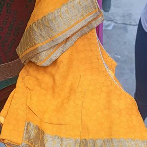 Beautiful Yellow Saree With Blouse