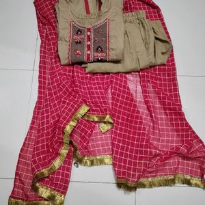 Suit Pant And Dupatta Set