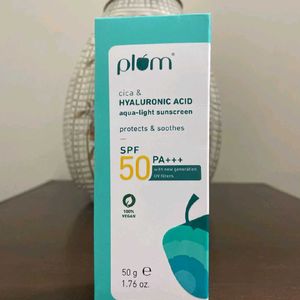 Plum Cica & Hyaluronic Sunscreen