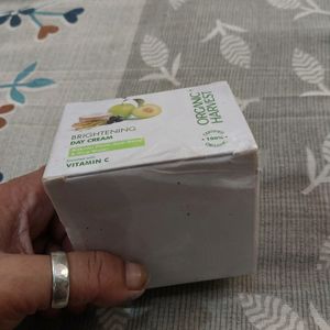 Organic Harvest Brightening Day Cream Vitamin C