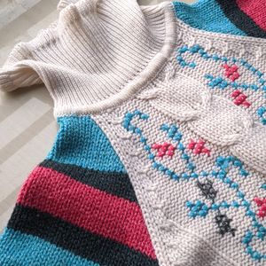 Embroidery Sweatshirt/Sweater Top With Muffler