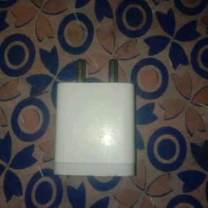 An Power Adapter. Input 100-240 V. 18 Voat