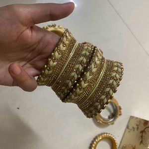 Set Of 4 Side Bangles