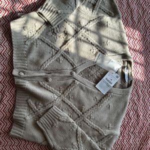 ZARA BRAND NEW SWEATER