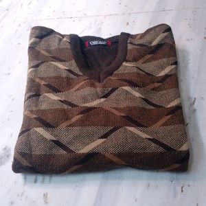 WOOLEN SWEATER