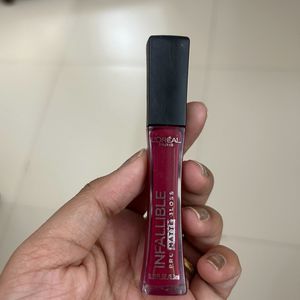 Loreal infallible pro matte gloss - rouge envy