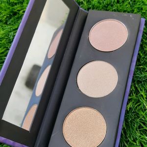 Sugar Contour de Fource highlighter palette