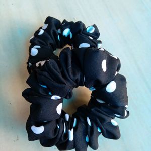 6 Handmade scrunchies❤️❤️