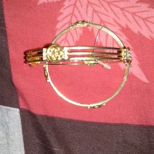 Stylish Golden. Bangles Set For Women And Girls. G