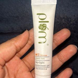 PLUM GREEN TEA SUNSCREEN GEL