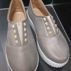 Unused Loafer Shoes For Women