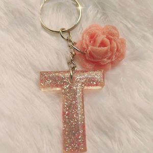 Pink 🩷' T' INITIAL RESIN KEYCHAIN