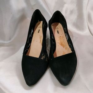 max Pointed Toe Kitten Heel Pumps