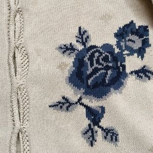 White Blue Printed Flower Sweter