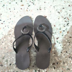 Mochi Footwear Size 37