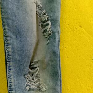 Women Damage Jeans.