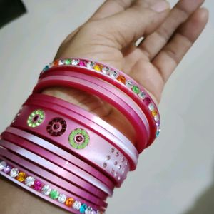 Beautiful Seep Bangles And Chuda Set