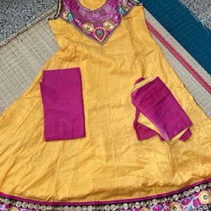 2 Anarkali Suit Set For Grabs