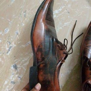 Dual Shade Black And Brown Leather Shoes Uk8