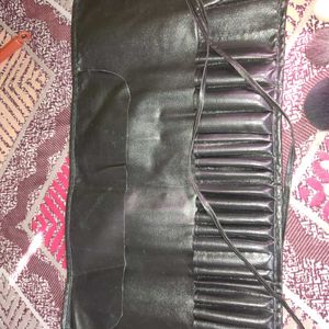 12 Face And Eyes Brushes With Storage Bag