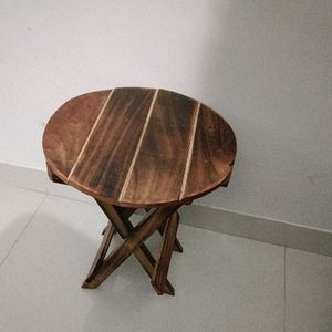 Small Foldable Wooden Table