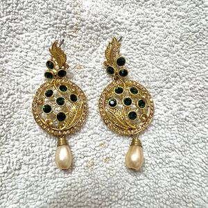 Golden Earrings With Green Diamond