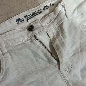 Roadster White Shorts - Size 32