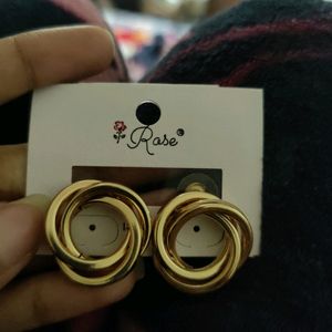 Basic Golden Hoop Earring